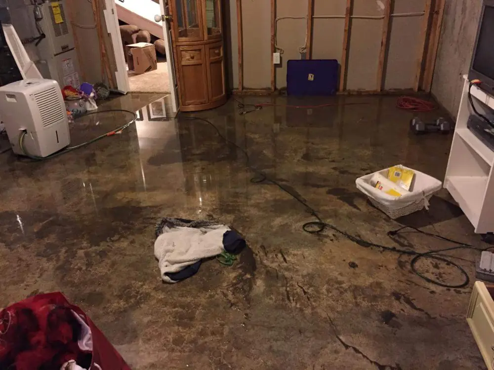 Water damage restoration crew working in Gurley, AL